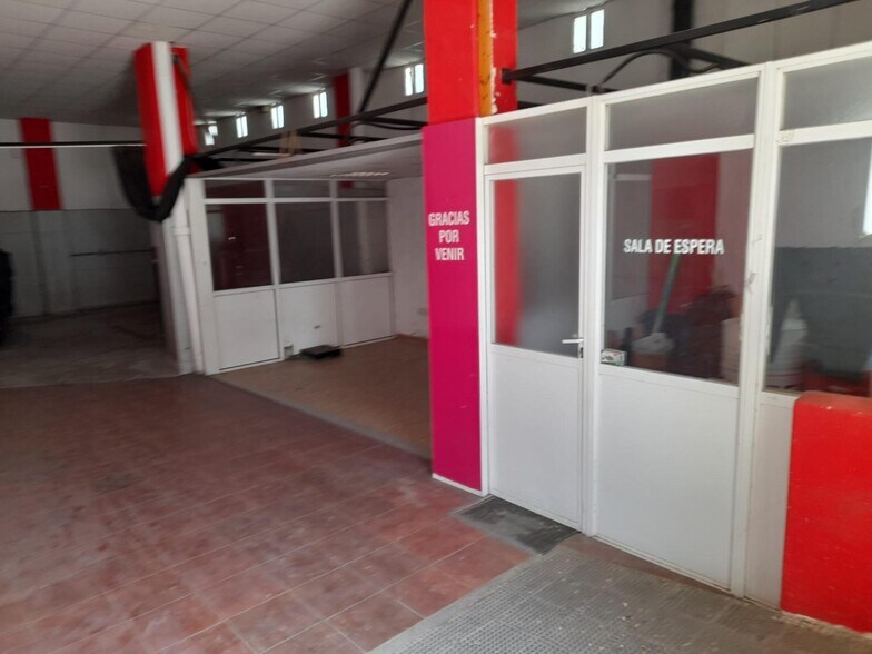 Retail in Cáceres for sale - Building Photo - Image 3 of 8