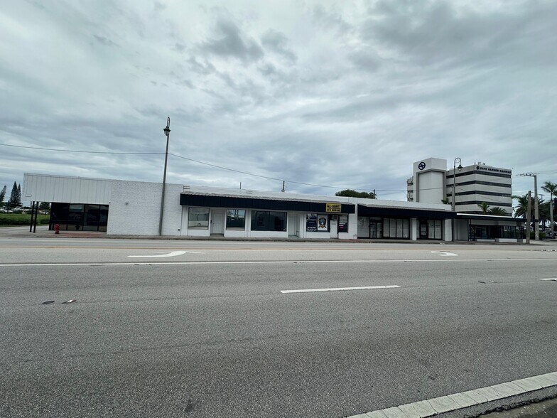 1901-1923 Broadway, West Palm Beach, FL à louer - Photo du bâtiment - Image 1 de 3