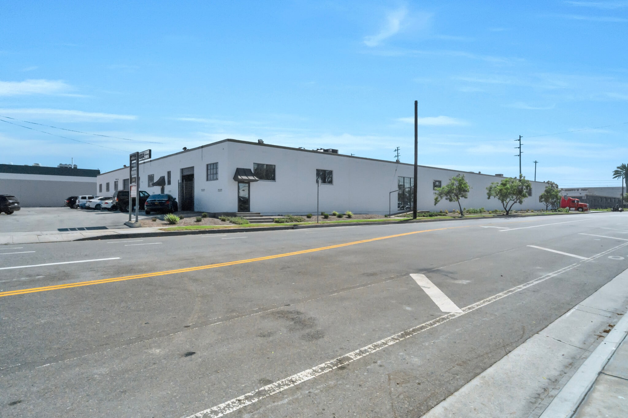11100 Hindry Ave, Los Angeles, CA à louer Photo intérieure- Image 1 de 12