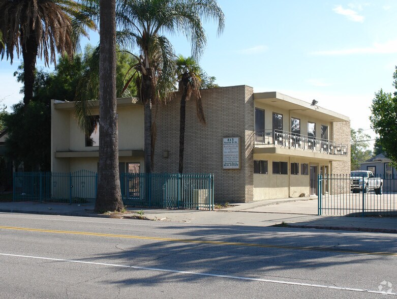 813 N D St, San Bernardino, CA à vendre - Photo du bâtiment - Image 2 de 7