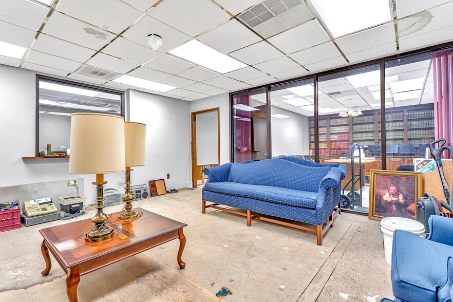 110-112 N Wood Ave, Linden, NJ for lease - Building Photo - Image 3 of 9