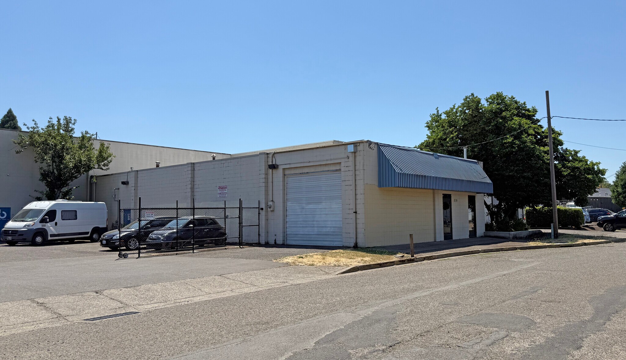 830-870 W 2nd Ave, Eugene, OR for lease Building Photo- Image 1 of 2