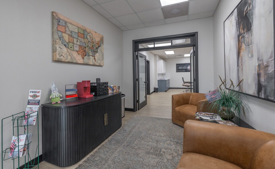 555 Marshall Dr, Saint Robert, MO à vendre - Photo du bâtiment - Image 2 de 29