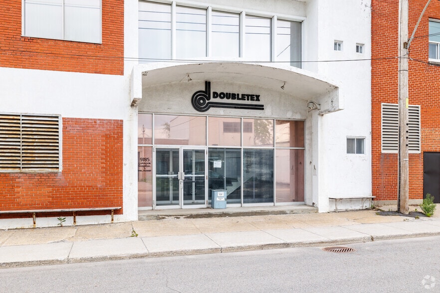 9735-9785 Rue Jeanne-Mance, Montréal, QC à vendre - Photo du bâtiment - Image 3 de 3