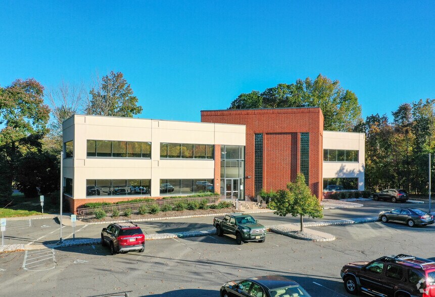 4 AAA Dr, Hamilton, NJ à louer - Photo principale - Image 1 de 18