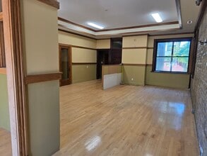 1319-1321 Emerson St, Evanston, IL for lease Interior Photo- Image 2 of 11
