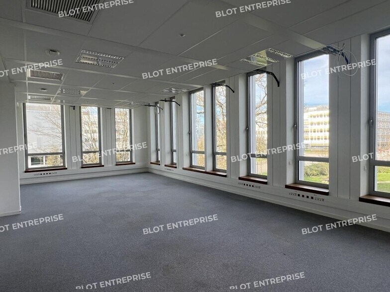 Office in Cesson-Sévigné for lease - Building Photo - Image 2 of 13