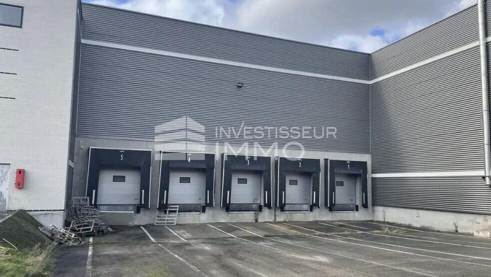 Flex in Romainville for lease - Building Photo - Image 2 of 4