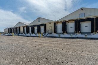 900 S Meridian Rd, Newton, KS for lease Building Photo- Image 1 of 4