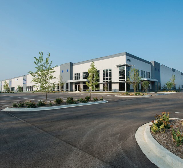 6161 S Decatur Blvd, Indianapolis, IN à louer - Photo du bâtiment - Image 2 de 10