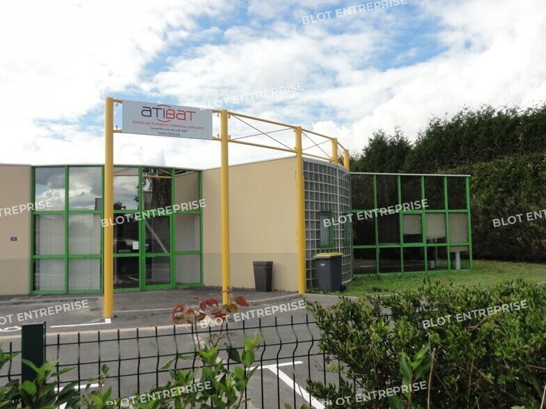 Flex in La Chapelle-des-Fougeretz for lease - Building Photo - Image 2 of 7