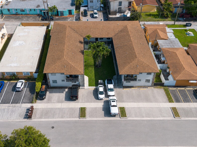 465 E 30th St, Hialeah, FL à vendre - Aérien - Image 2 de 14