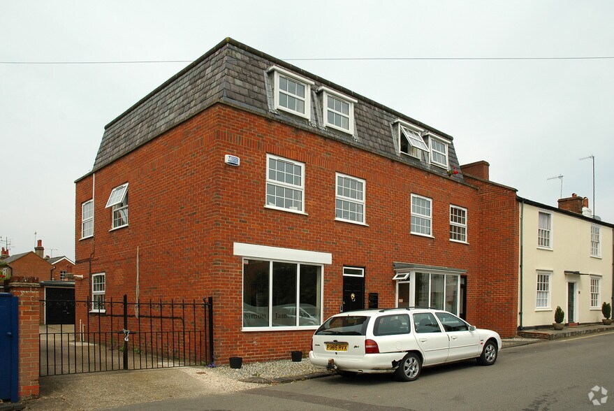 17-17A Mill Ln, Welwyn for lease - Primary Photo - Image 1 of 1