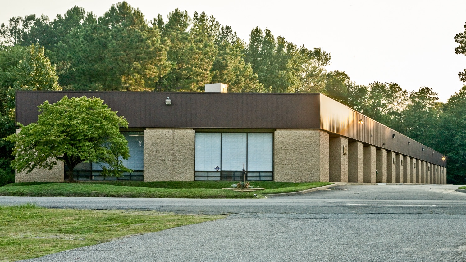 6301 Old Warwick Rd, Richmond, VA for lease Primary Photo- Image 1 of 4