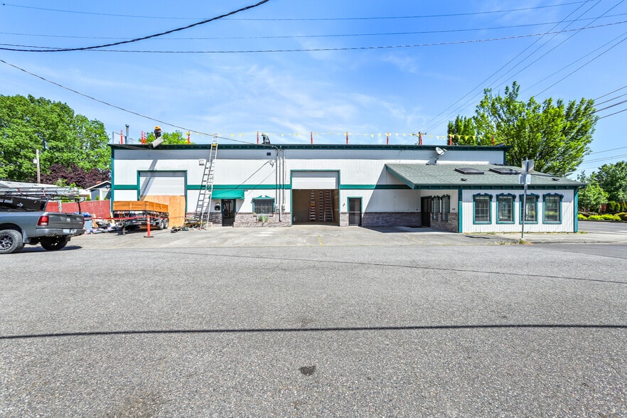 1625 SE Lafayette St, Portland, OR for lease - Building Photo - Image 2 of 3