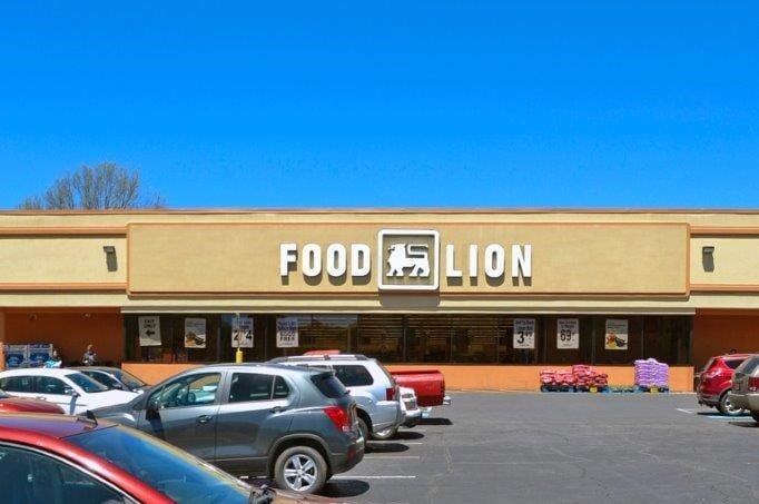 945 N Main St, Marion, VA for lease - Building Photo - Image 3 of 23