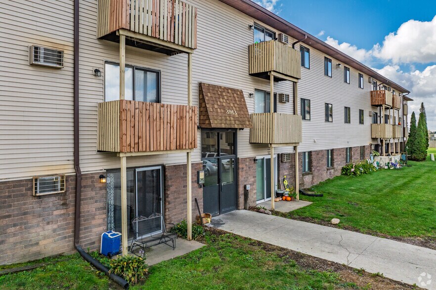 4210 Hubbell Ave, Des Moines, IA à vendre - Photo du bâtiment - Image 3 de 5