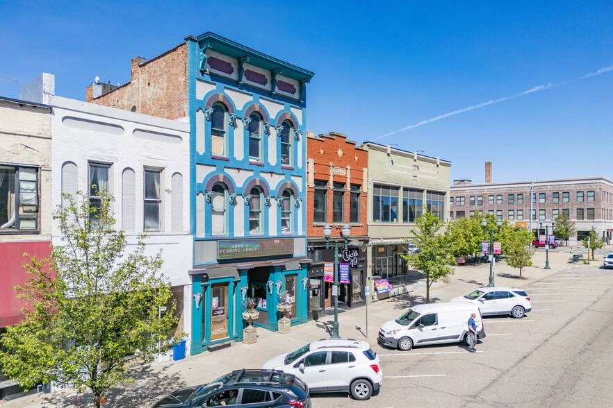 47 N Saginaw St, Pontiac, MI for sale - Building Photo - Image 3 of 28