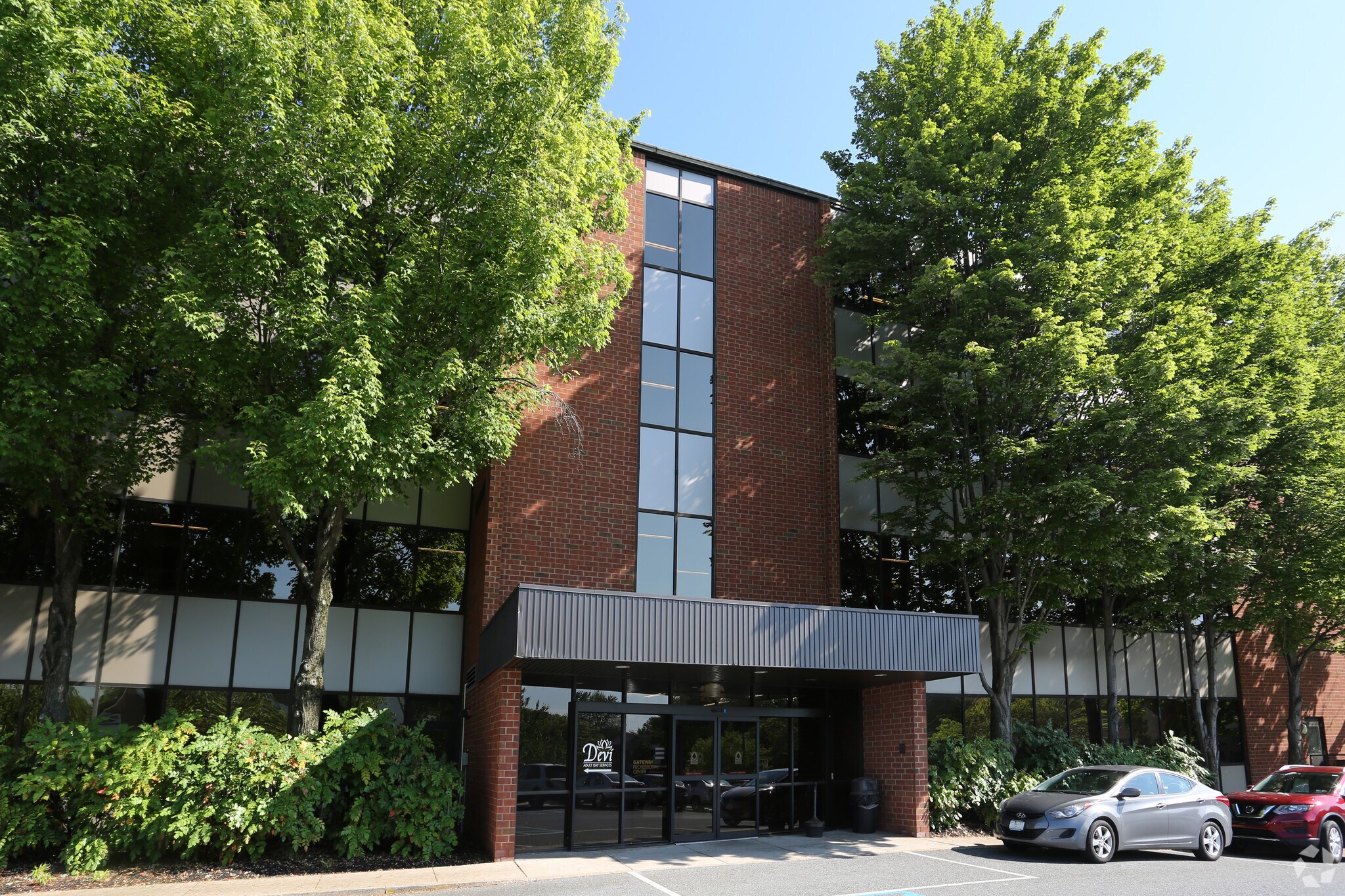 2045 Westgate Dr, Bethlehem, PA for lease Building Photo- Image 1 of 8