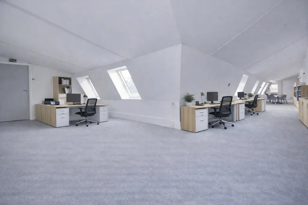 40 Rue Notre-Dame Des Victoires, Paris for lease Interior Photo- Image 1 of 9