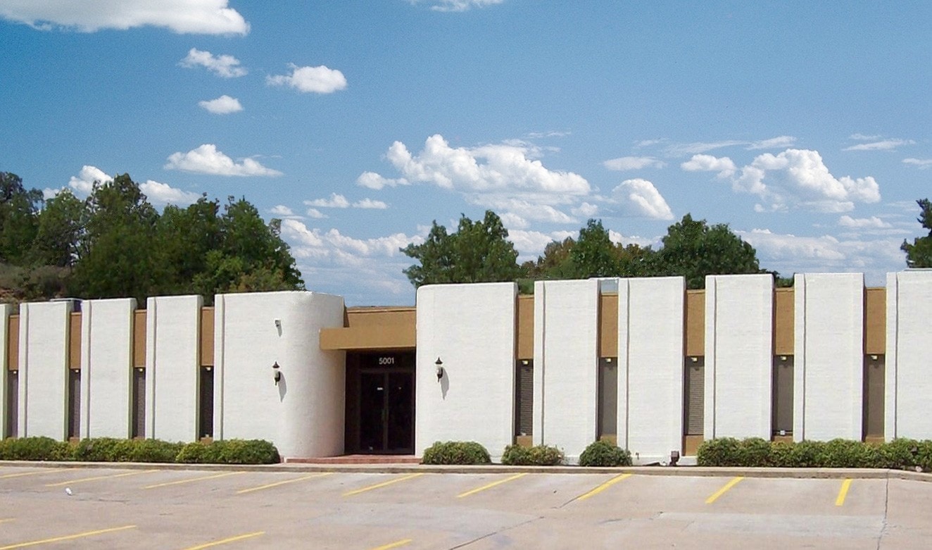 5001 Brentwood Stair Rd, Fort Worth, TX à louer Photo principale- Image 1 de 6