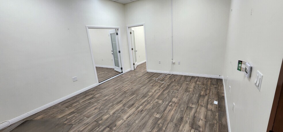 117 S Louise St, Glendale, CA à louer - Photo du bâtiment - Image 3 de 7