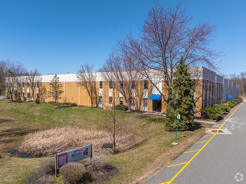 100 Lackawanna Ave, Parsippany, NJ for lease - Primary Photo - Image 1 of 5