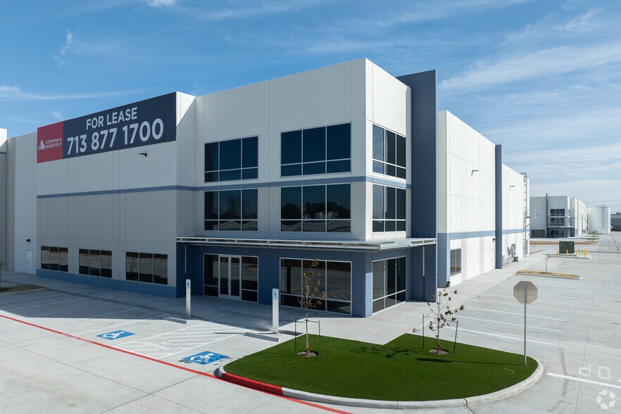 3005 Highway 225, Pasadena, TX à louer - Photo du bâtiment - Image 2 de 7