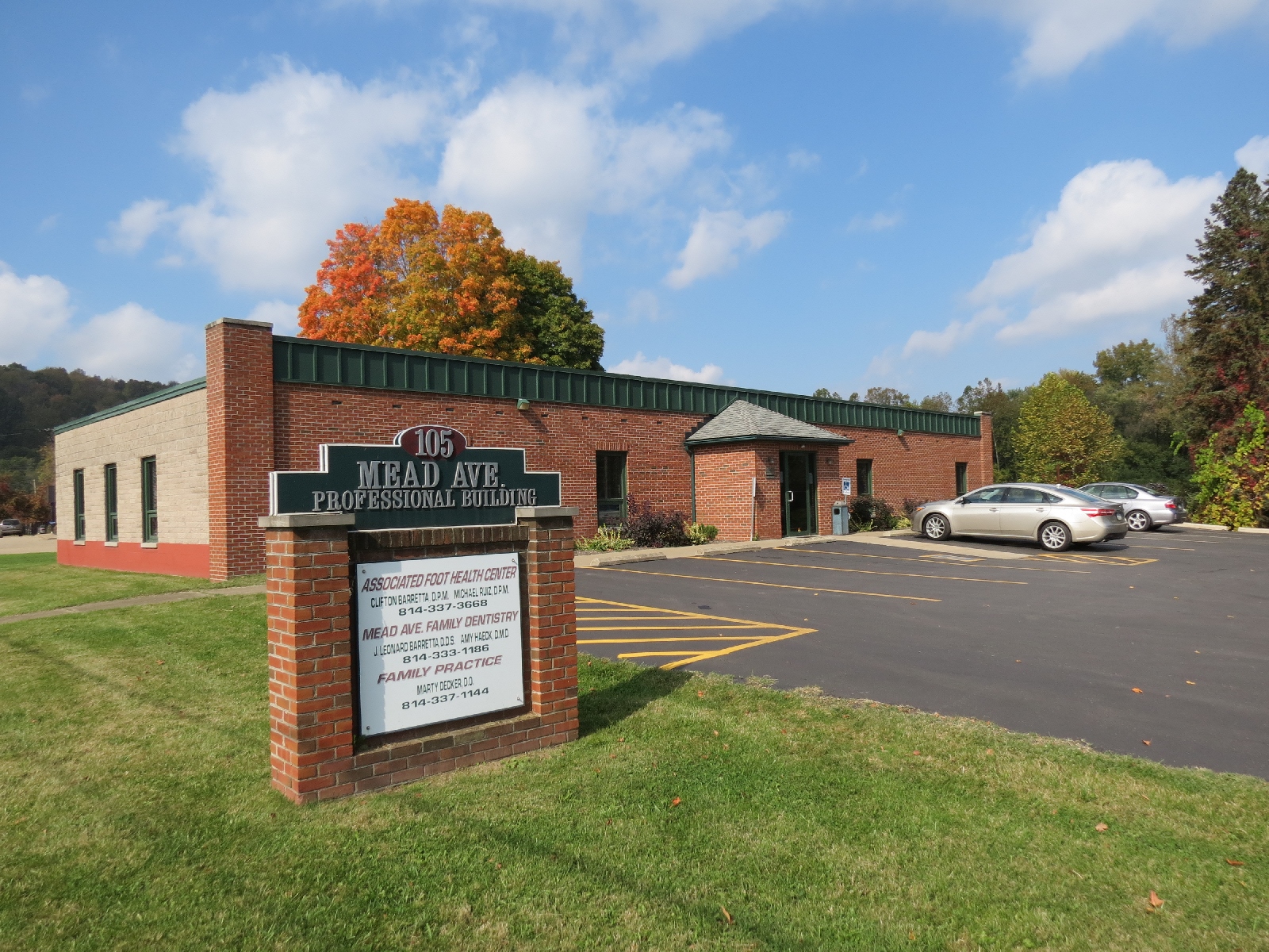 105 Mead Ave, Meadville, PA for sale Primary Photo- Image 1 of 1