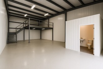 3906 126th ave, Elkhart, IA for lease Interior Photo- Image 2 of 2