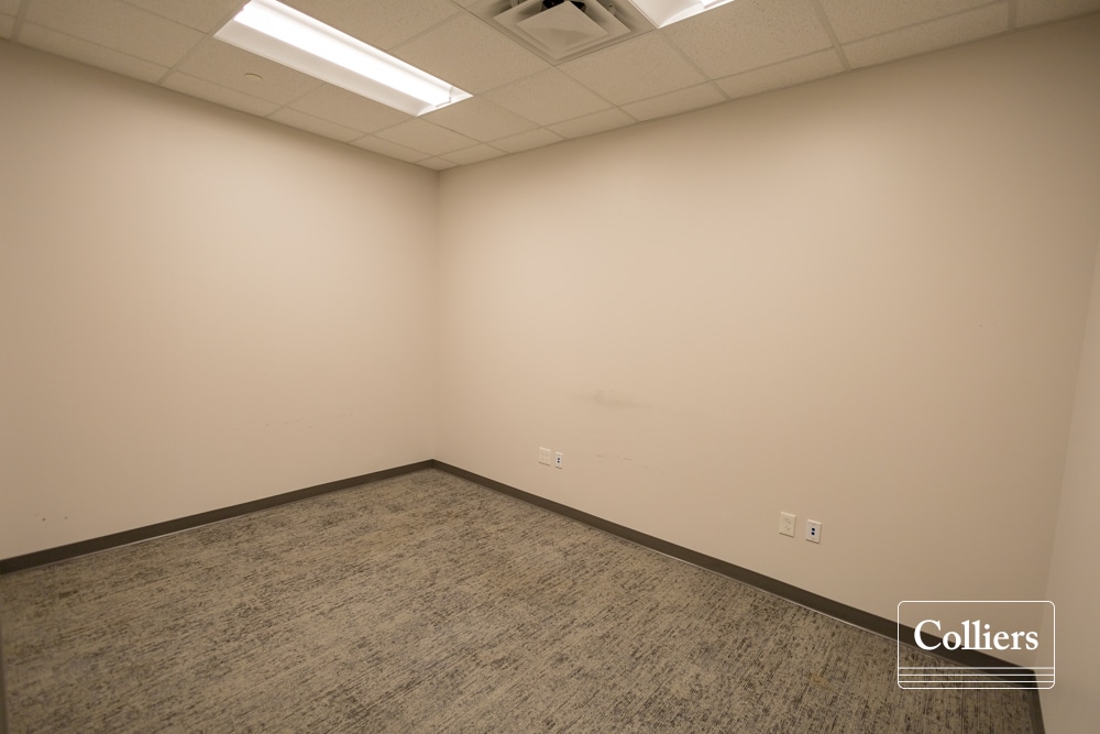 8570 Rivers Ave, North Charleston, SC à louer Photo intérieure- Image 1 de 1