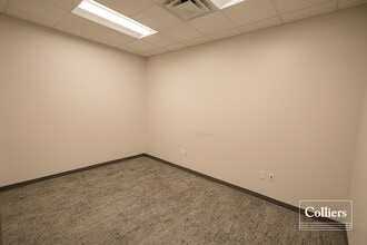 8570 Rivers Ave, North Charleston, SC à louer Photo intérieure- Image 1 de 1