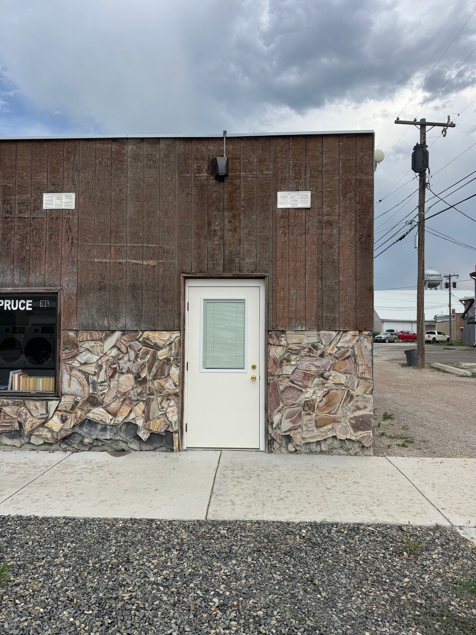 106 N Spruce St, Townsend, MT à louer Photo du bâtiment- Image 1 de 11
