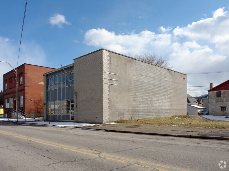 234-236 W 6th St, East Liverpool, OH à louer - Photo du bâtiment - Image 3 de 3