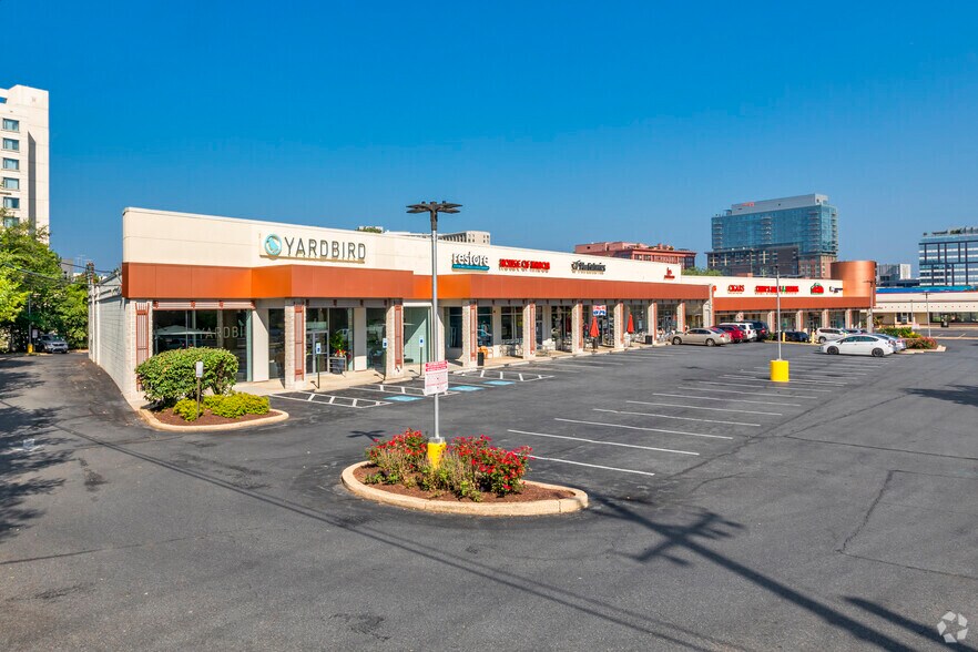 11610-11640 Rockville Pike, Rockville, MD for lease - Building Photo - Image 2 of 5