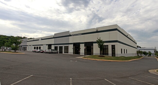 Plus de détails pour 7457-7501 Mason King Ct, Manassas, VA - Industriel à louer