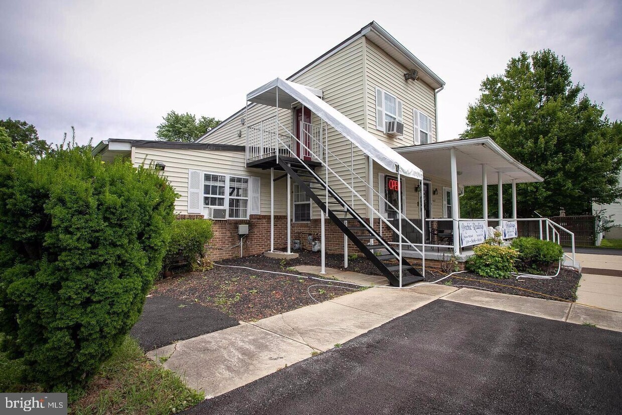 6613 Allentown Rd, Temple Hills, MD à vendre Photo du b timent- Image 1 de 5