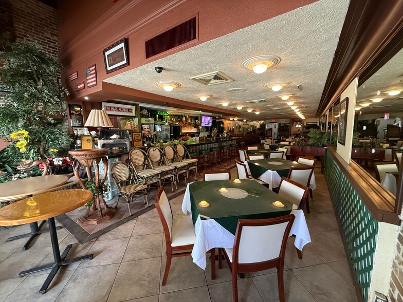 1902 Harrison St, Hollywood, FL for lease - Building Photo - Image 3 of 18