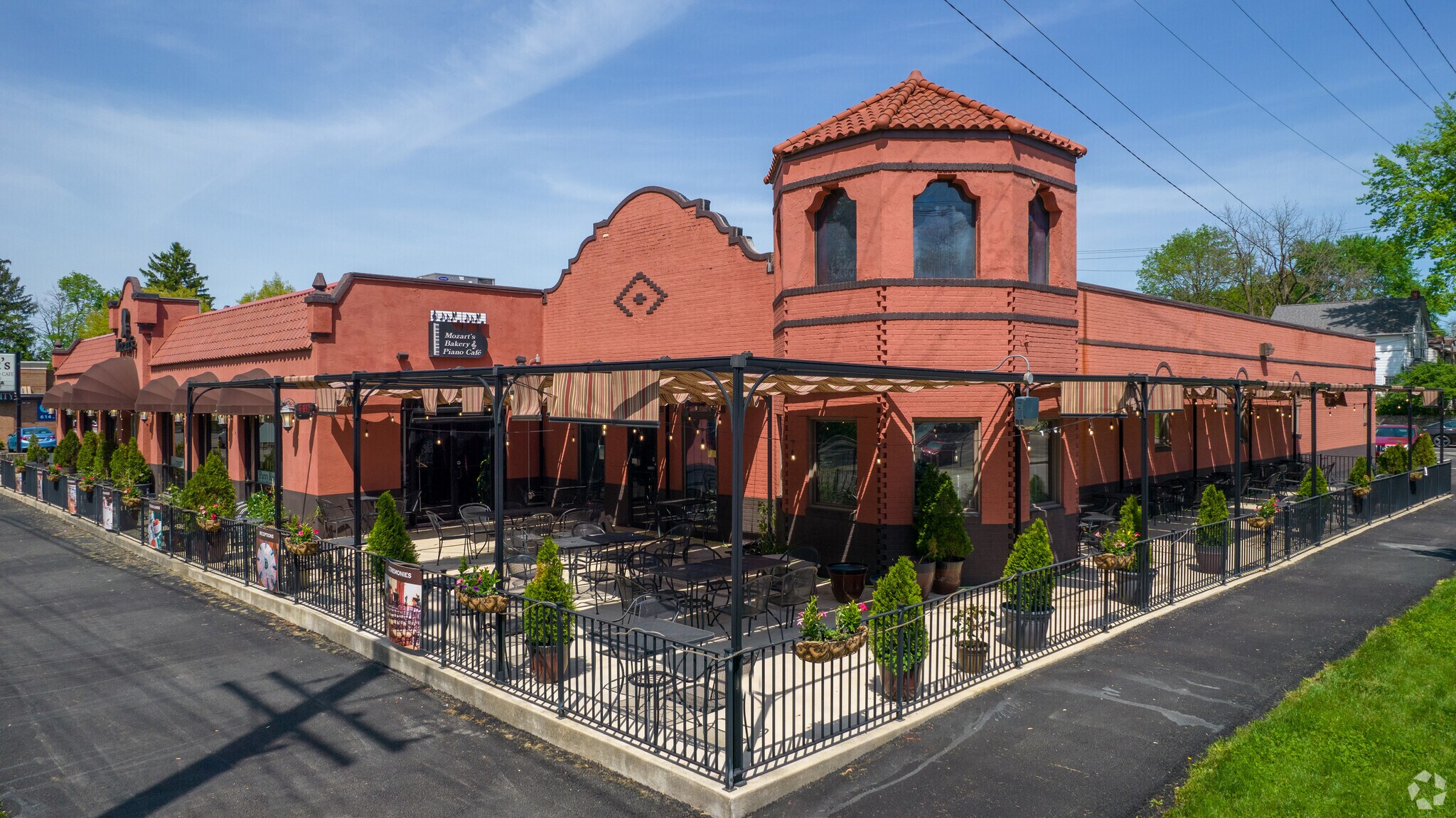 4784 N High St, Columbus, OH à vendre Photo principale- Image 1 de 8