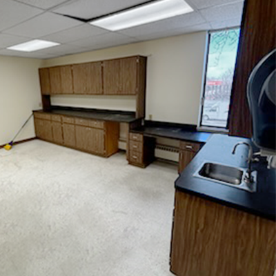 6789 Ridge Rd, Parma, OH à louer - Photo du bâtiment - Image 3 de 8
