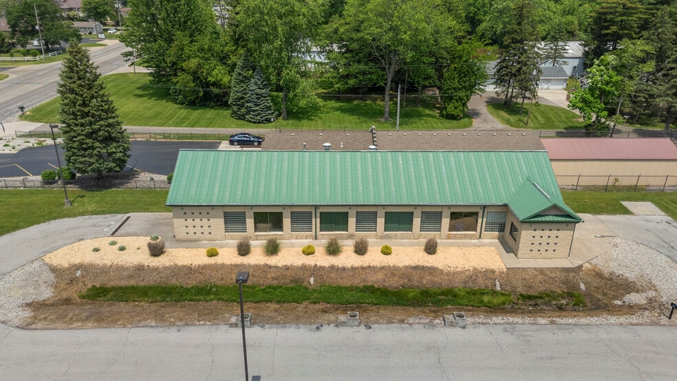 7300 Lewis Ave, Temperance, MI à vendre - Photo du bâtiment - Image 2 de 30