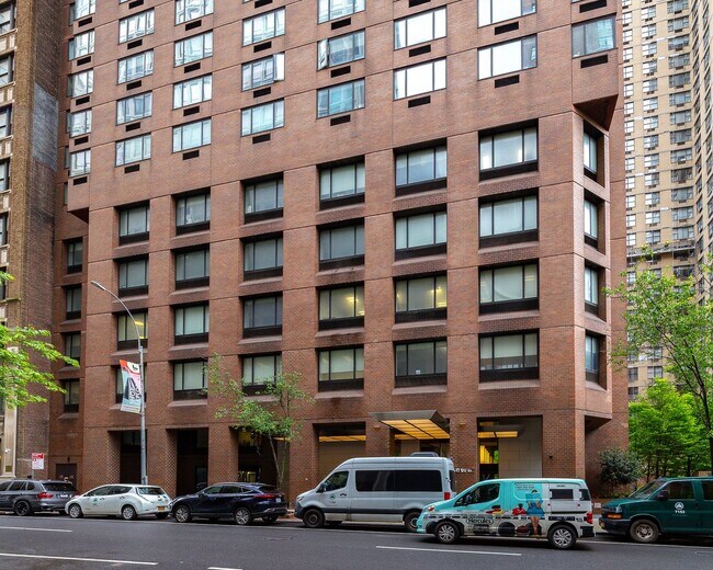 Plus de détails pour 30 W 61st St, New York, NY - Bureau à louer