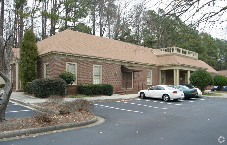 1750 Old Spring House Ln, Atlanta, GA à louer - Photo du bâtiment - Image 3 de 12