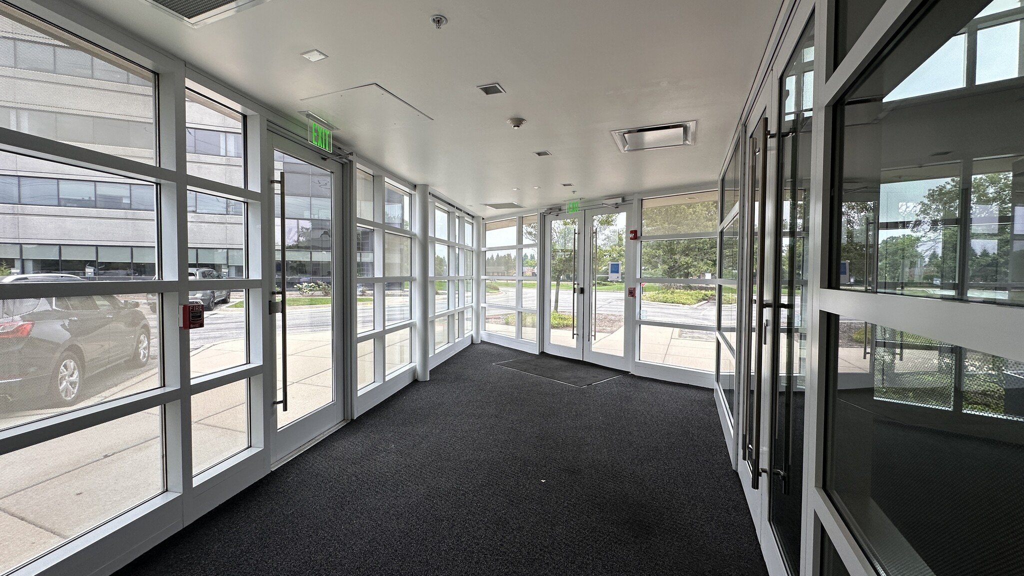 444 Skokie Blvd, Northbrook, IL for lease Interior Photo- Image 1 of 21