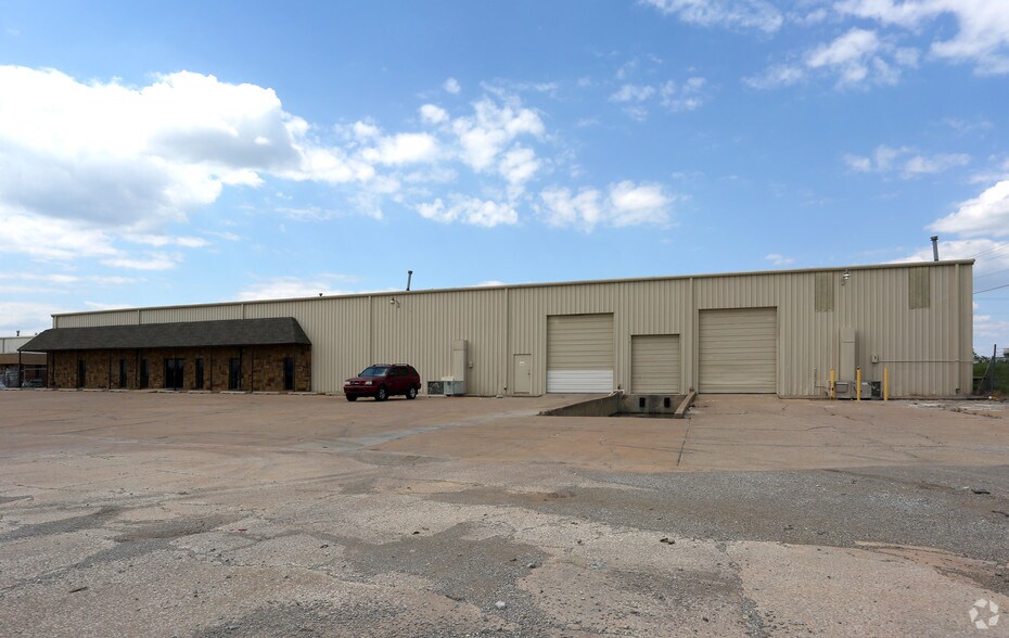 12337 E 1st St, Tulsa, OK à louer - Photo du bâtiment - Image 2 de 2
