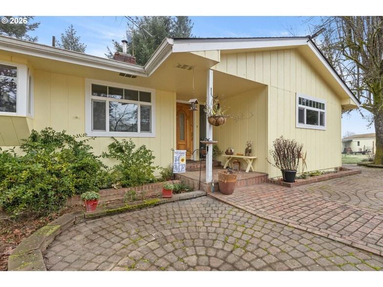 674 Youngs Ln, Roseburg, OR for sale - Primary Photo - Image 1 of 1