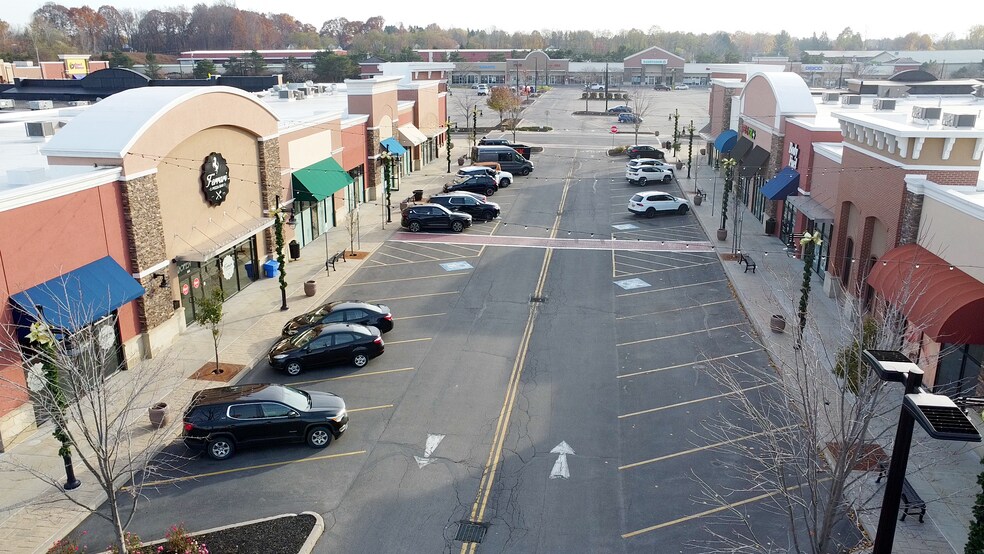 1900 Empire Blvd, Webster, NY à louer - Photo du bâtiment - Image 3 de 14