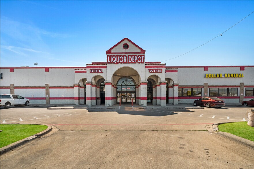 2400 W Pioneer Pky, Pantego, TX à louer - Photo du bâtiment - Image 3 de 9