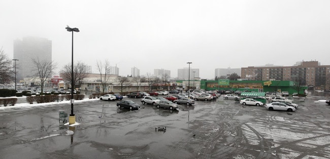 More details for 45 Overlea Blvd, Toronto, ON - Office, Retail for Lease