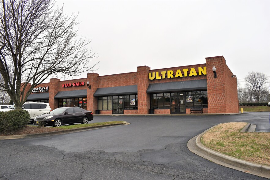 3032-3034 N Center St, Hickory, NC for sale - Building Photo - Image 1 of 1